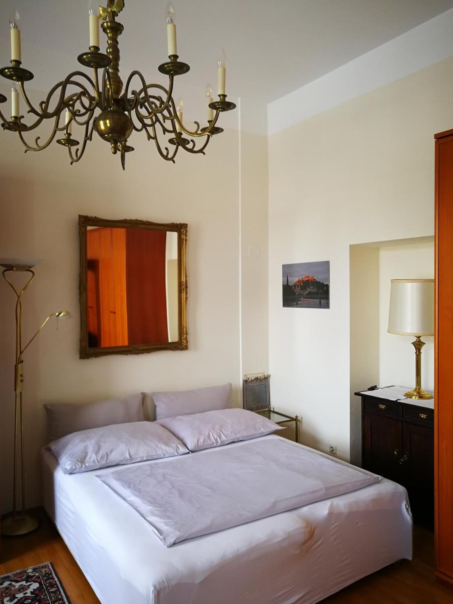 Garconniere Im Ehemaligen Hotel Austria Gmunden Exteriör bild